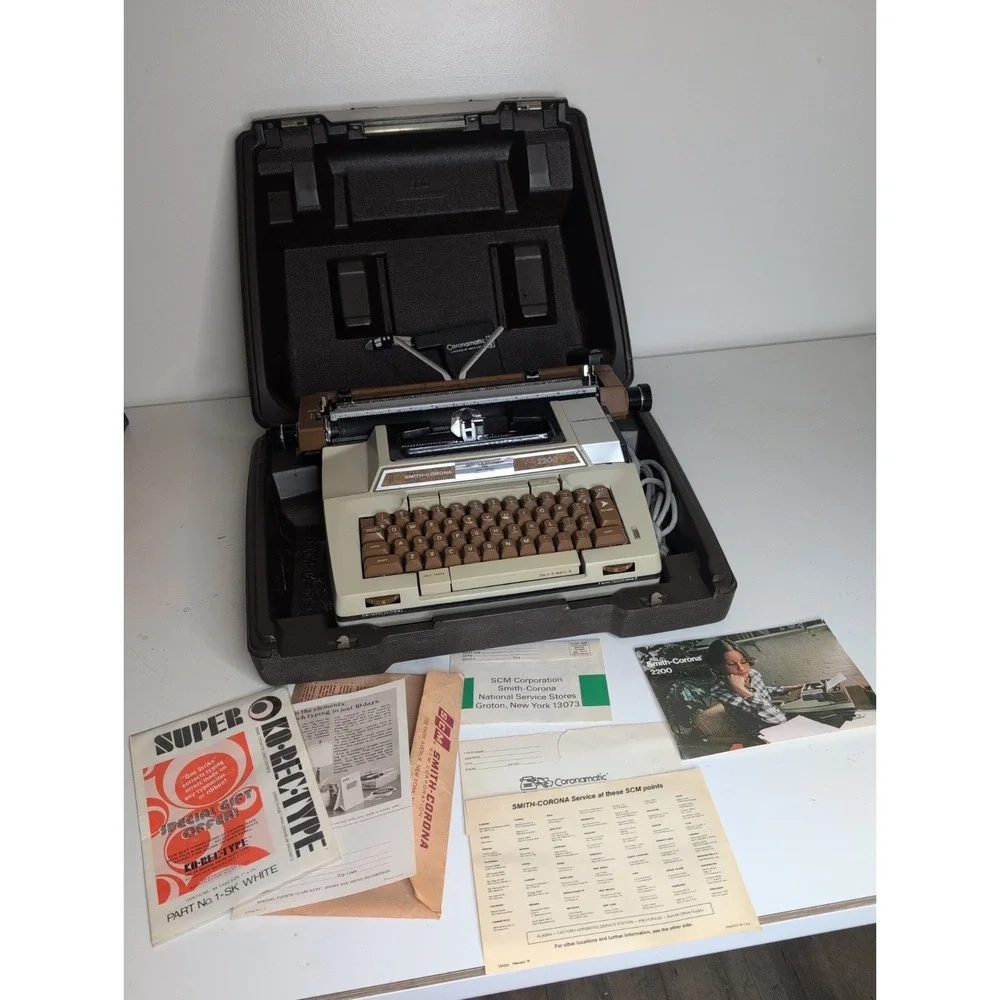 VTG Smith-Corona Coronamatic 2200 Electric Typewriter Working With Hard Case
